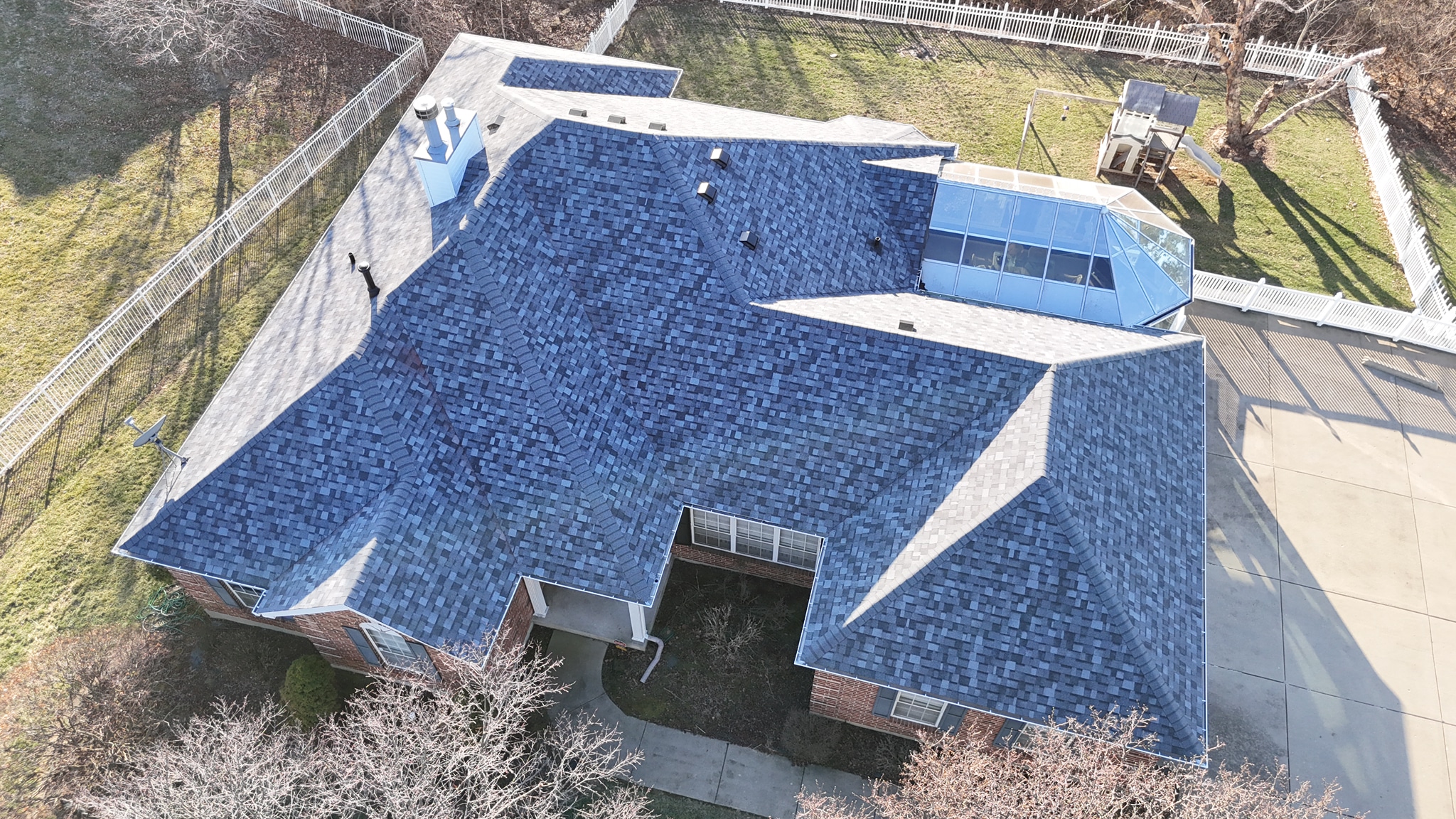 Read more about the article Roof Repair or Roof Replacement? Here’s How to Know the Difference