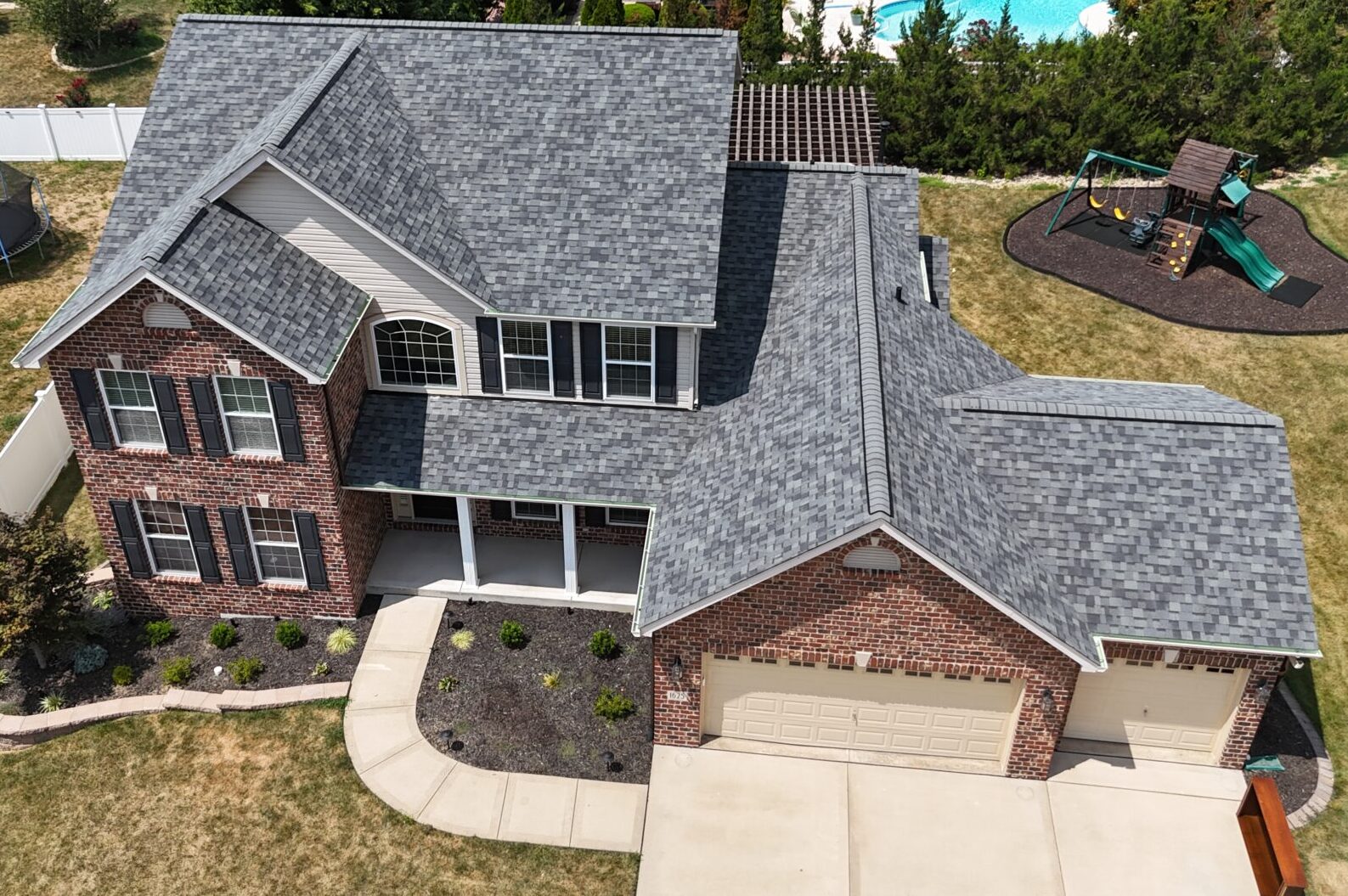 Read more about the article Prepare Your Roof for Winter: A Fall Checklist for Illinois & Missouri Homeowners