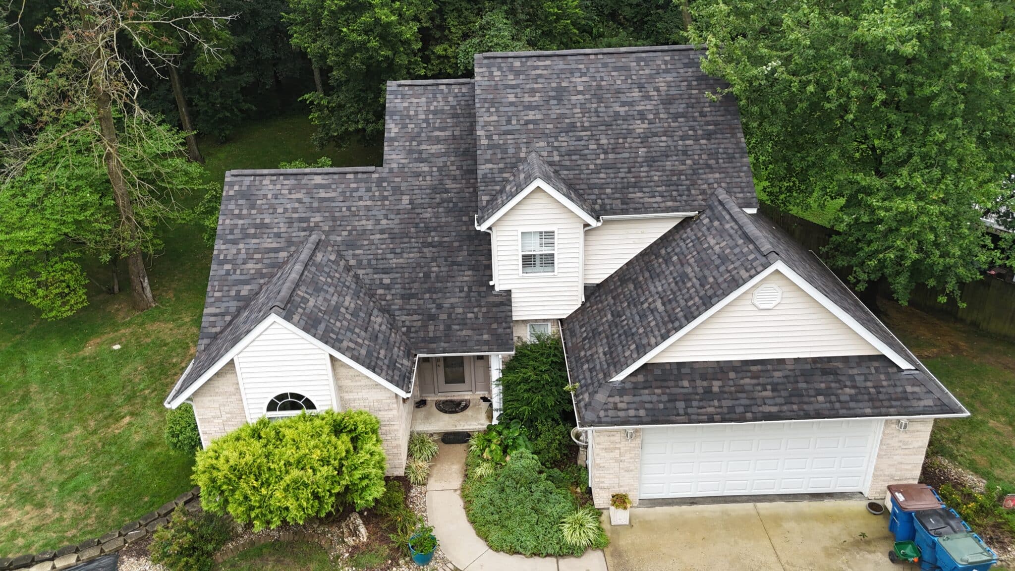 Read more about the article What Does Wind Damage Look Like on a Roof?